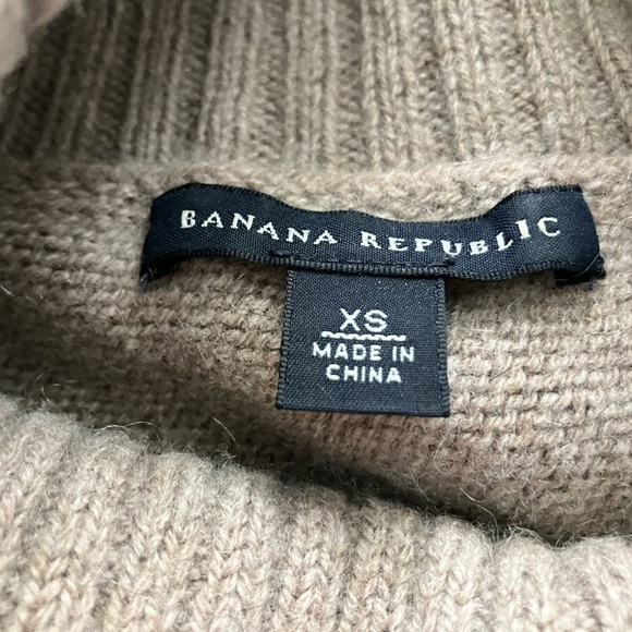 Banana Republic Wool Blend XS Tan Short-Sleeved Cowl Neck Poncho Sweater - Picture 3 of 8